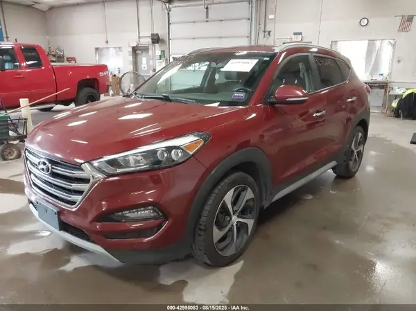 KM8J3CA27JU820675 2018 HYUNDAI TUCSON - Image 2