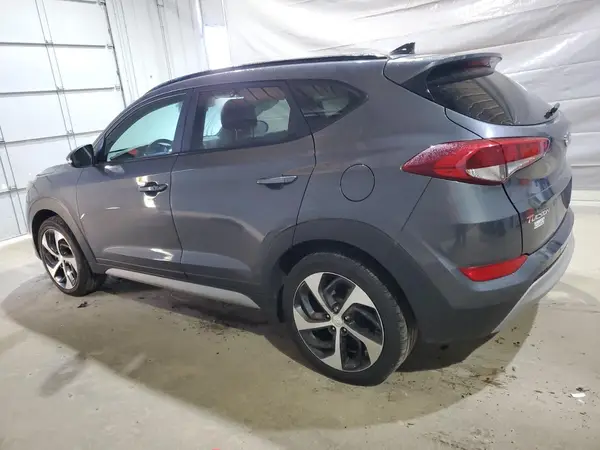 KM8J3CA27JU831112 2018 HYUNDAI TUCSON - Image 2