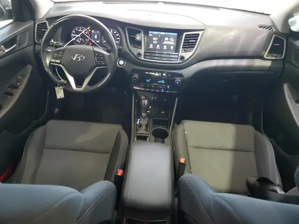KM8J3CA27JU831112 2018 HYUNDAI TUCSON - Image 8