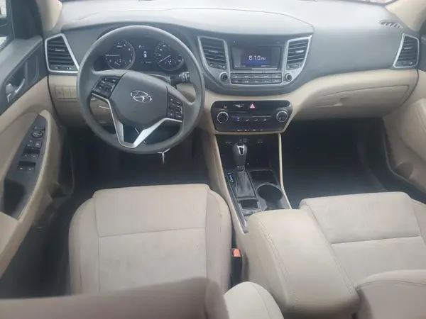 KM8J3CA28GU040211 2016 HYUNDAI TUCSON - Image 8