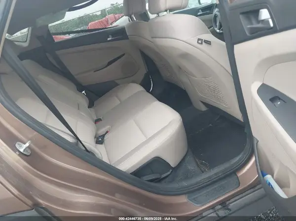 KM8J3CA28GU047501 2016 HYUNDAI TUCSON - Image 8