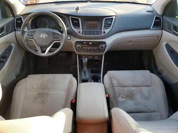 KM8J3CA28GU053623 2016 HYUNDAI TUCSON - Image 8