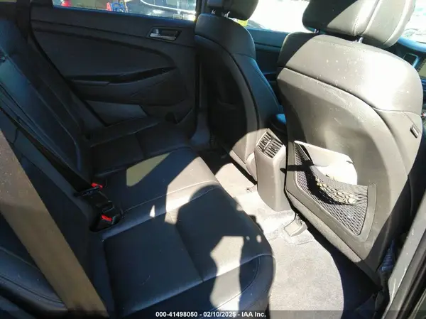 KM8J3CA28GU069501 2016 HYUNDAI TUCSON - Image 8