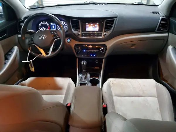 KM8J3CA28GU073810 2016 HYUNDAI TUCSON - Image 8