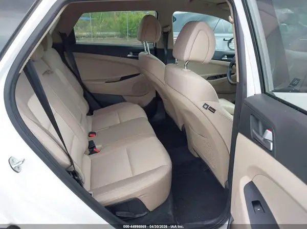 KM8J3CA28GU083706 2016 HYUNDAI TUCSON - Image 8