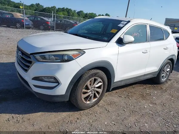 KM8J3CA28GU113755 2016 HYUNDAI TUCSON - Image 2