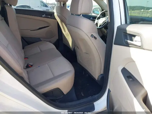 KM8J3CA28GU113755 2016 HYUNDAI TUCSON - Image 8