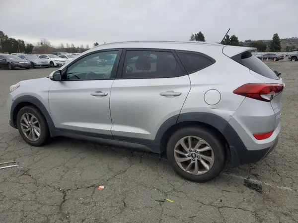 KM8J3CA28GU121645 2016 HYUNDAI TUCSON - Image 2