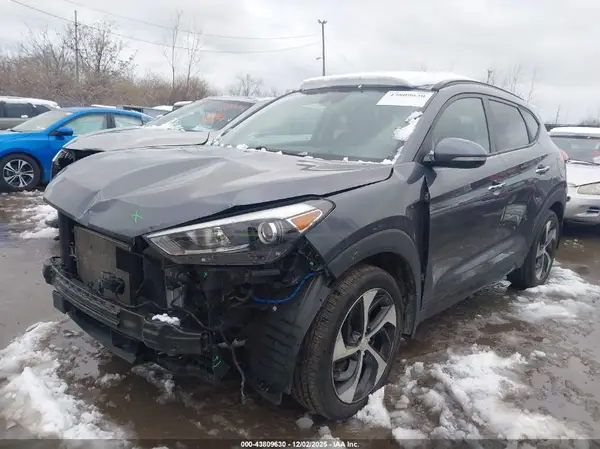 KM8J3CA28GU128160 2016 HYUNDAI TUCSON - Image 2