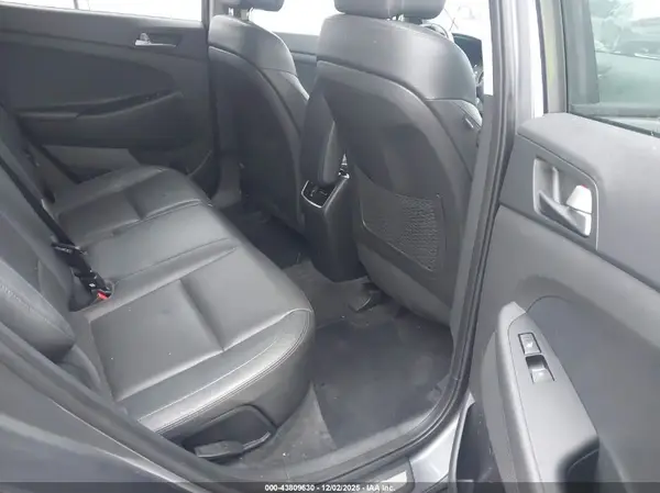 KM8J3CA28GU128160 2016 HYUNDAI TUCSON - Image 8