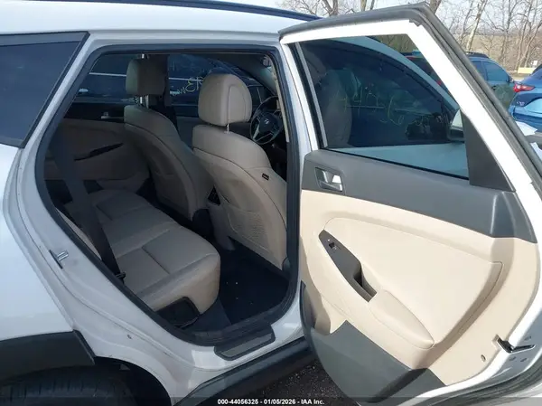KM8J3CA28GU129471 2016 HYUNDAI TUCSON - Image 8