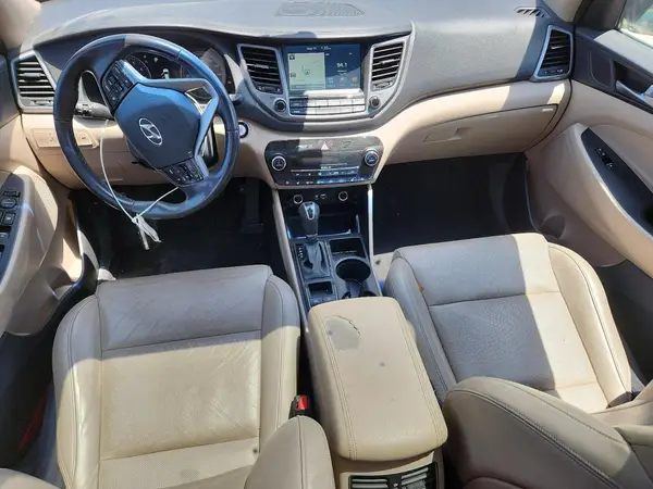 KM8J3CA28GU137246 2016 HYUNDAI TUCSON - Image 8