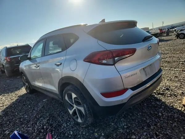 KM8J3CA28GU139658 2016 HYUNDAI TUCSON - Image 2
