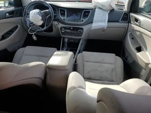 KM8J3CA28GU144634 2016 HYUNDAI TUCSON - Image 8