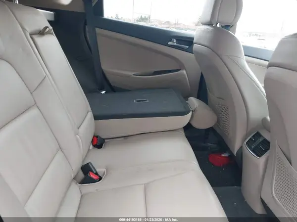 KM8J3CA28GU145704 2016 HYUNDAI TUCSON - Image 8