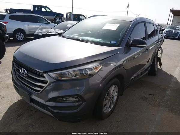 KM8J3CA28GU158680 2016 HYUNDAI TUCSON - Image 2