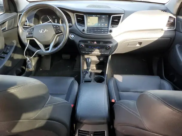 KM8J3CA28GU171445 2016 HYUNDAI TUCSON - Image 8