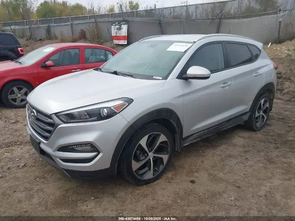 KM8J3CA28GU195924 2016 HYUNDAI TUCSON - Image 2