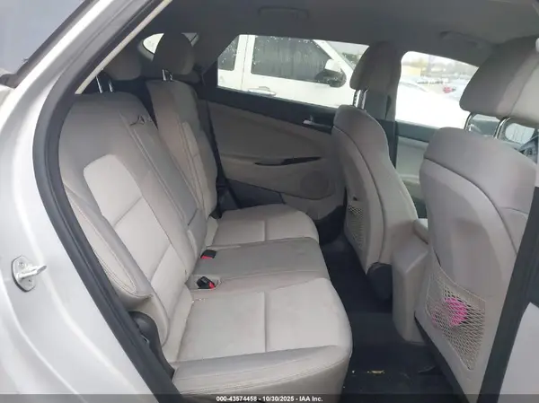 KM8J3CA28GU195924 2016 HYUNDAI TUCSON - Image 8