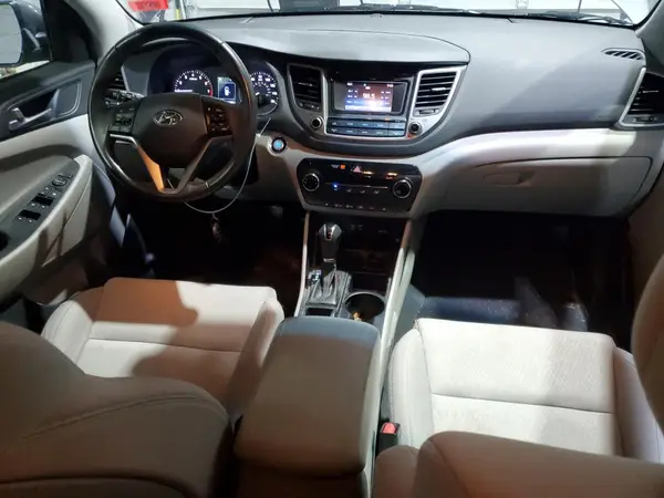 KM8J3CA28GU204752 2016 HYUNDAI TUCSON - Image 8