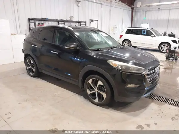 KM8J3CA28GU205030 2016 HYUNDAI TUCSON - Image 1