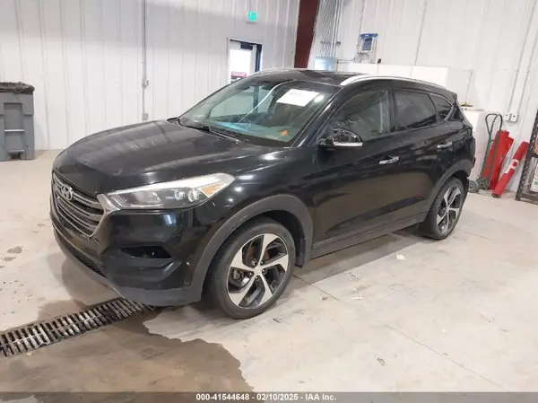 KM8J3CA28GU205030 2016 HYUNDAI TUCSON - Image 2