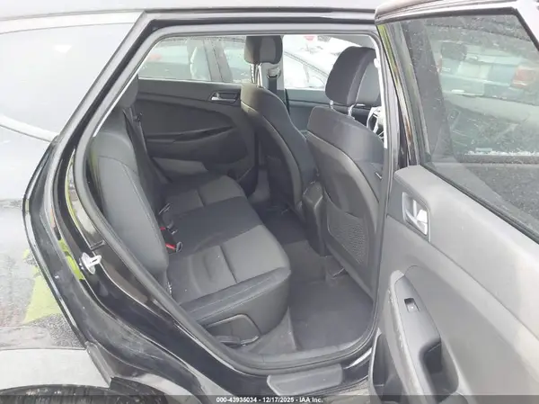 KM8J3CA28GU209787 2016 HYUNDAI TUCSON - Image 8