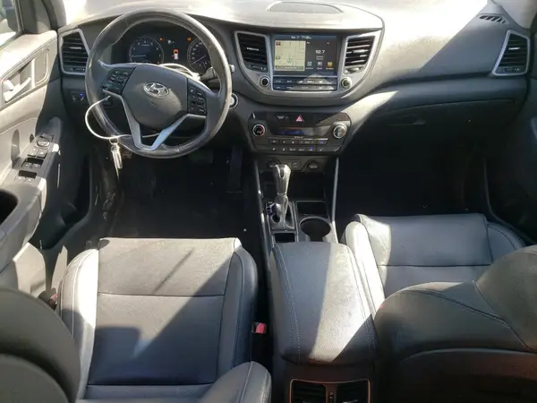 KM8J3CA28GU212155 2016 HYUNDAI TUCSON - Image 8