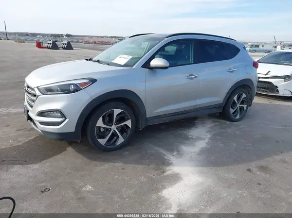 KM8J3CA28GU212513 2016 HYUNDAI TUCSON - Image 2