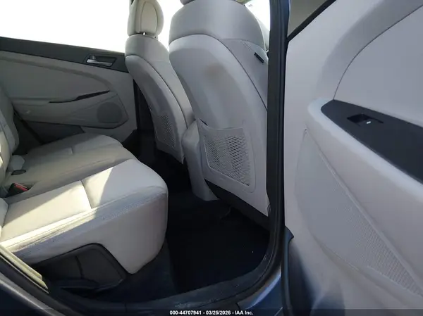 KM8J3CA28GU214004 2016 HYUNDAI TUCSON - Image 8