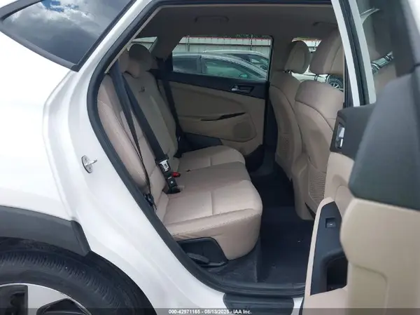 KM8J3CA28GU222071 2016 HYUNDAI TUCSON - Image 8