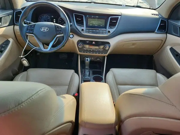 KM8J3CA28GU224807 2016 HYUNDAI TUCSON - Image 8