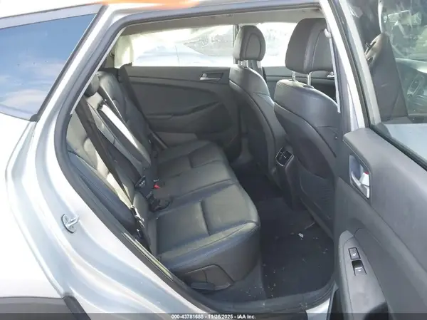 KM8J3CA28GU250811 2016 HYUNDAI TUCSON - Image 8