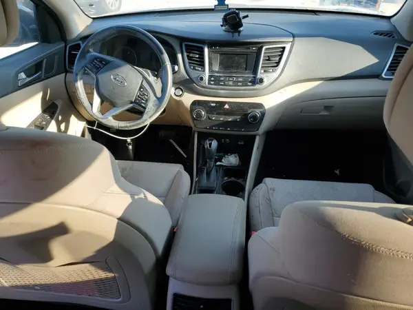 KM8J3CA28HU268047 2017 HYUNDAI TUCSON - Image 8