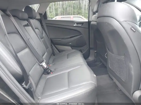 KM8J3CA28HU276116 2017 HYUNDAI TUCSON - Image 8