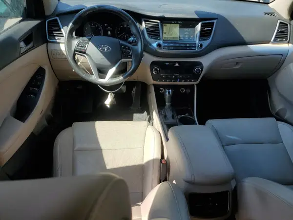 KM8J3CA28HU280165 2017 HYUNDAI TUCSON - Image 8