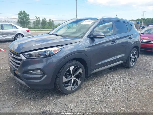 KM8J3CA28HU293806 2017 HYUNDAI TUCSON - Image 2