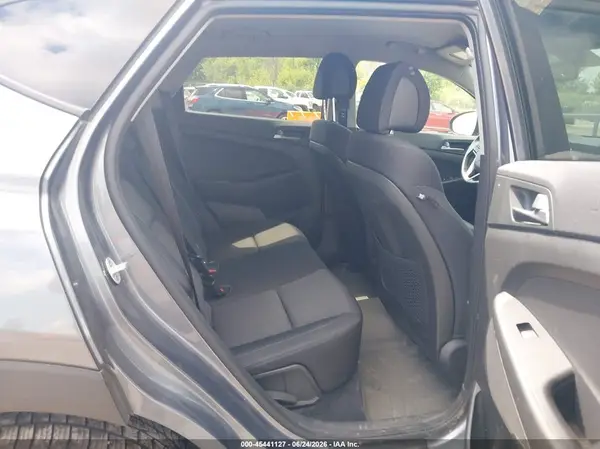 KM8J3CA28HU293806 2017 HYUNDAI TUCSON - Image 8
