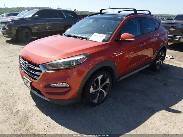 KM8J3CA28HU295975 2017 HYUNDAI TUCSON - Image 2