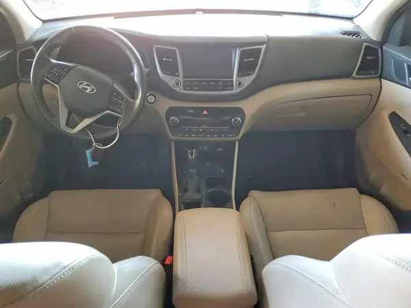 KM8J3CA28HU296043 2017 HYUNDAI TUCSON - Image 8