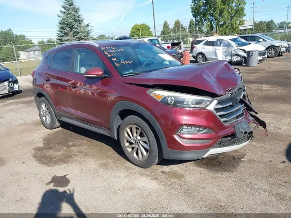 KM8J3CA28HU304061 2017 HYUNDAI TUCSON - Image 1