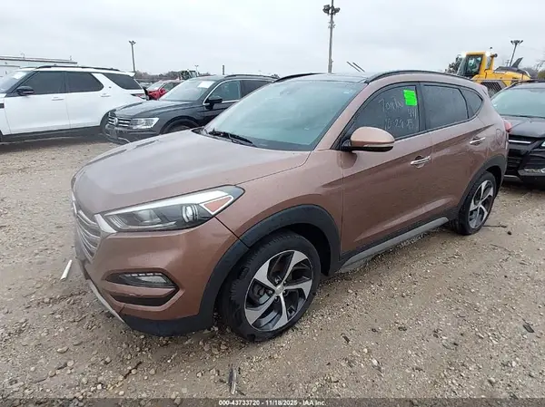 KM8J3CA28HU307333 2017 HYUNDAI TUCSON - Image 2