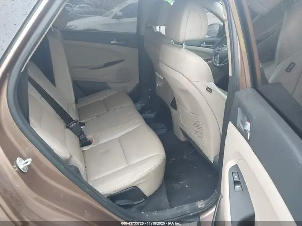 KM8J3CA28HU307333 2017 HYUNDAI TUCSON - Image 8