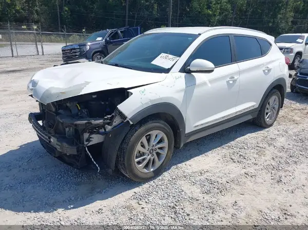 KM8J3CA28HU309759 2017 HYUNDAI TUCSON - Image 2