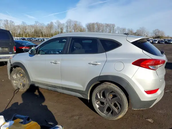KM8J3CA28HU313696 2017 HYUNDAI TUCSON - Image 2