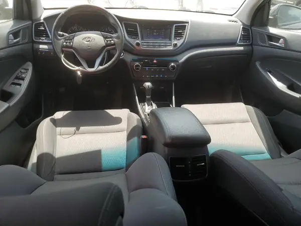KM8J3CA28HU328778 2017 HYUNDAI TUCSON - Image 8