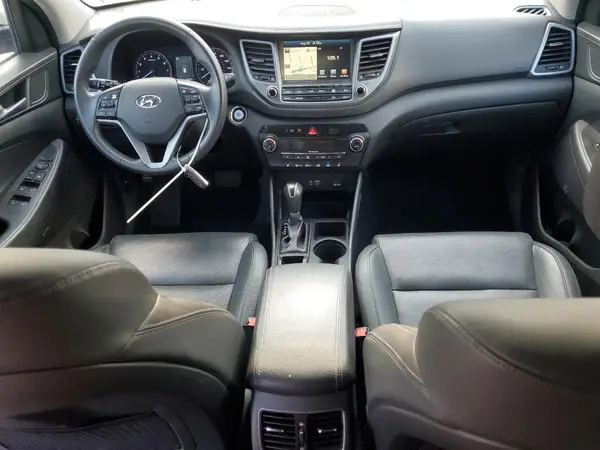 KM8J3CA28HU330501 2017 HYUNDAI TUCSON - Image 8