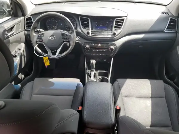 KM8J3CA28HU333141 2017 HYUNDAI TUCSON - Image 8