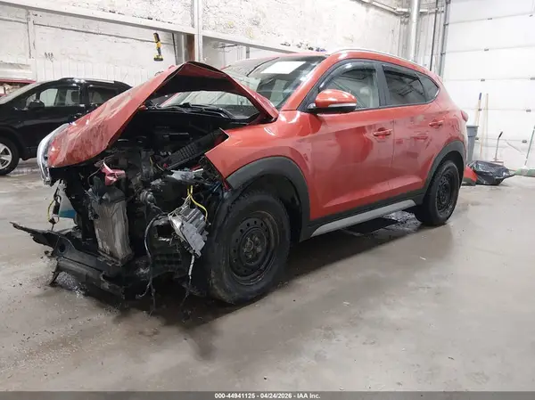 KM8J3CA28HU335679 2017 HYUNDAI TUCSON - Image 2