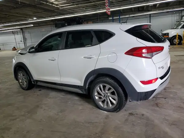 KM8J3CA28HU347010 2017 HYUNDAI TUCSON - Image 2